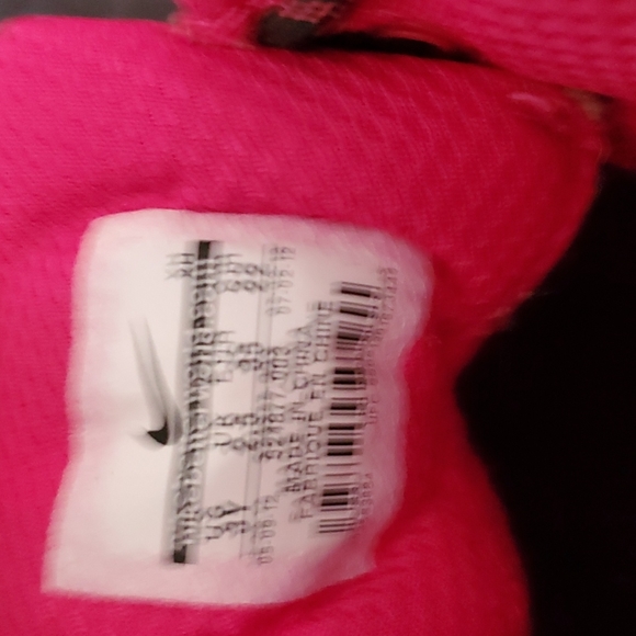 Black pink and gray Nike ACG boots - Picture 3 of 5